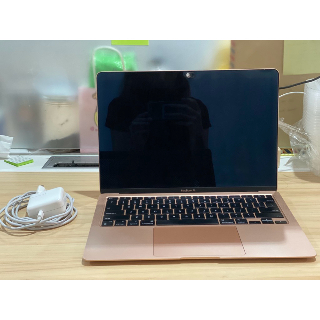 Preloved Macbook M1, 2020