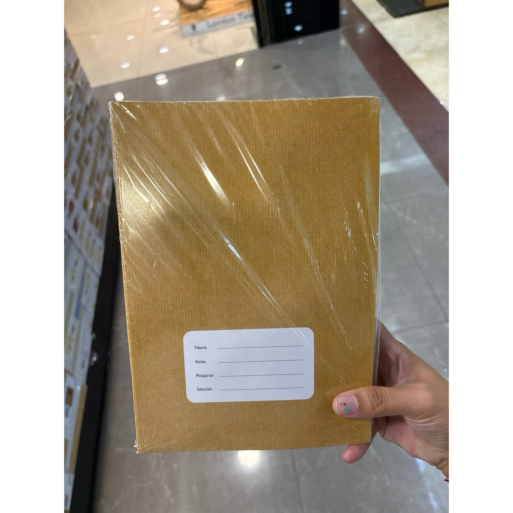 

Buku Tulis Estudee F B5 Sampul Coklat/Tribal/Fancy/Tartan Isi 10pcs