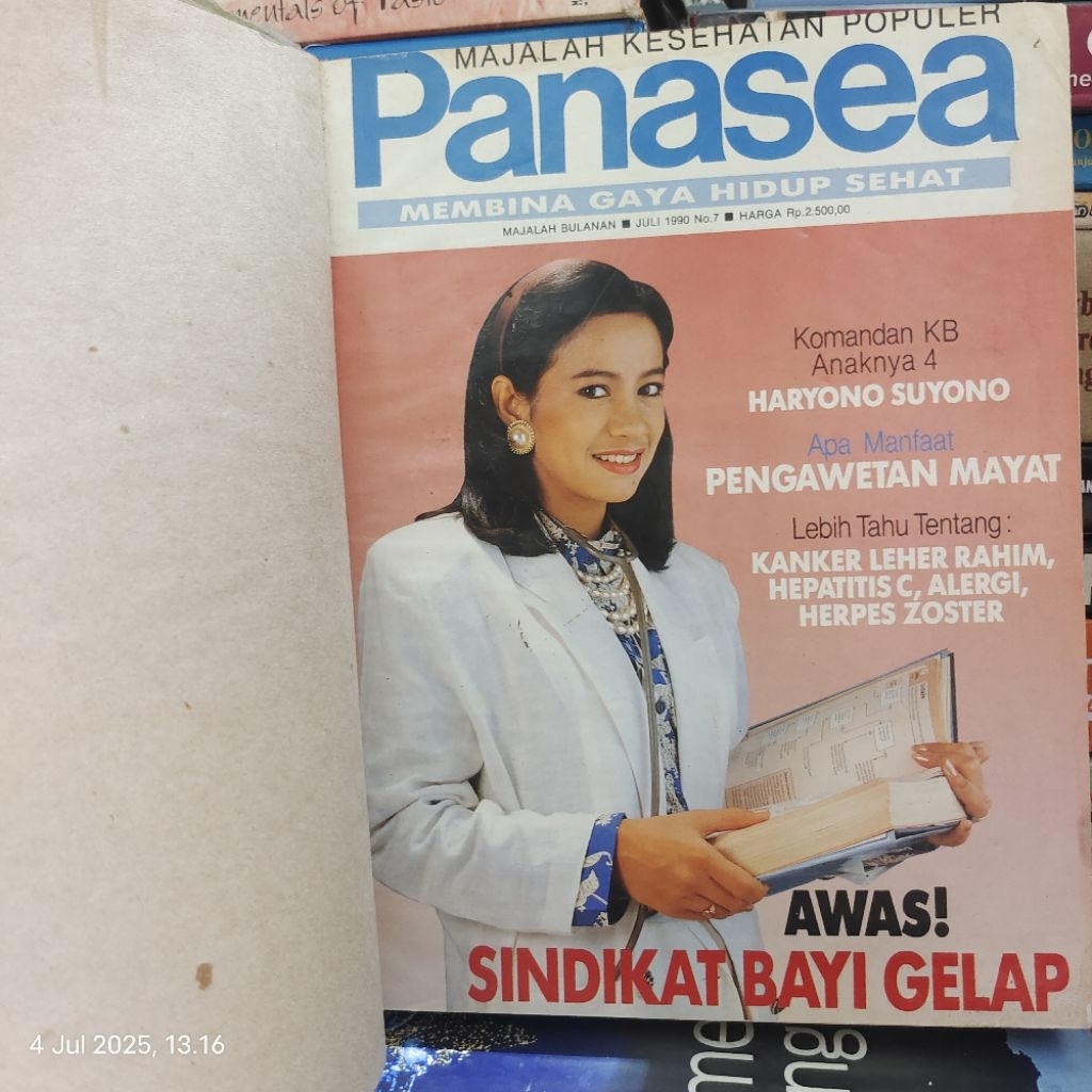 MAJALAH BUNDEL PANASEA 1990