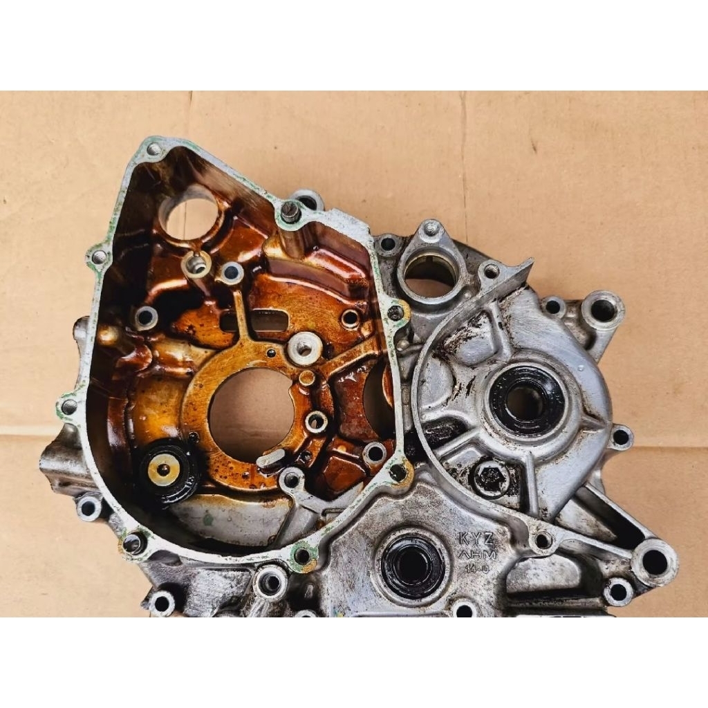 Crengkes krengkes kalter kiri blok block mesin tengah nomer Supra x 125 fi injeksi Supra Helm in Bla