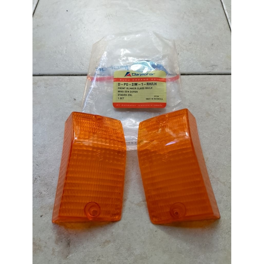 Mika sen depan danmotor vespa Excel exclusive