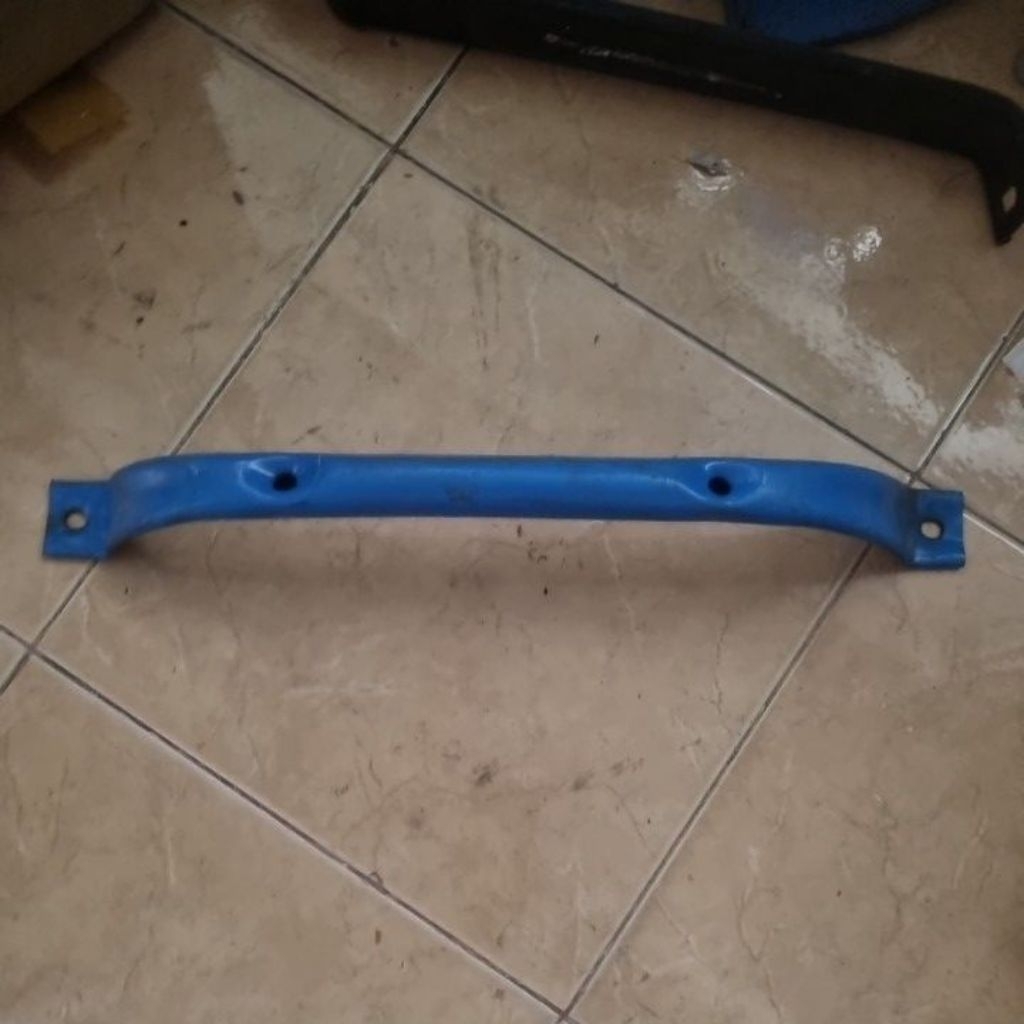 BESI PENGUAT ANTAR KAKI GEROBAK PASIR BAK BESI