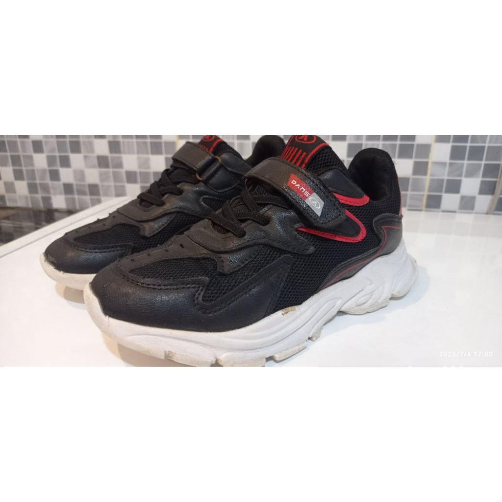 sepatu sekolah anak SD / DANS second bekas original