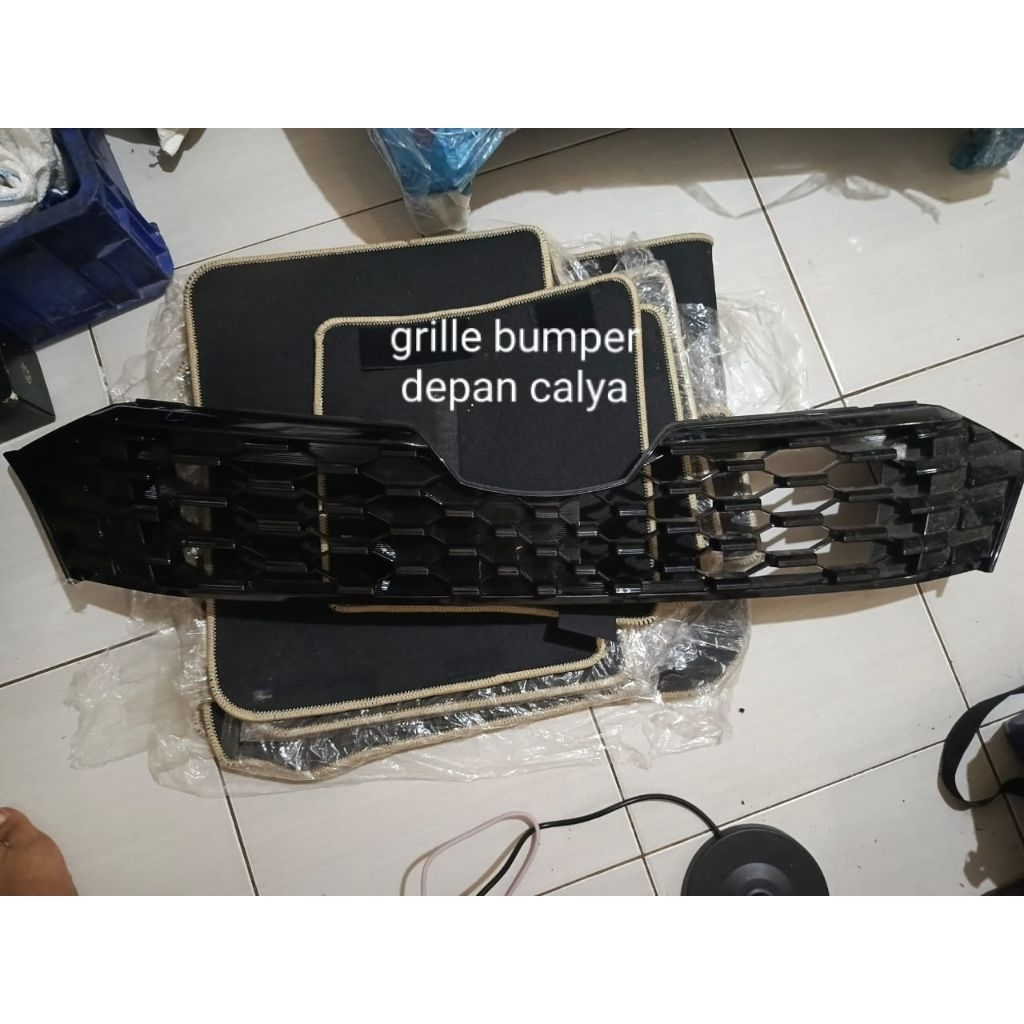 Grille bumper depan calya