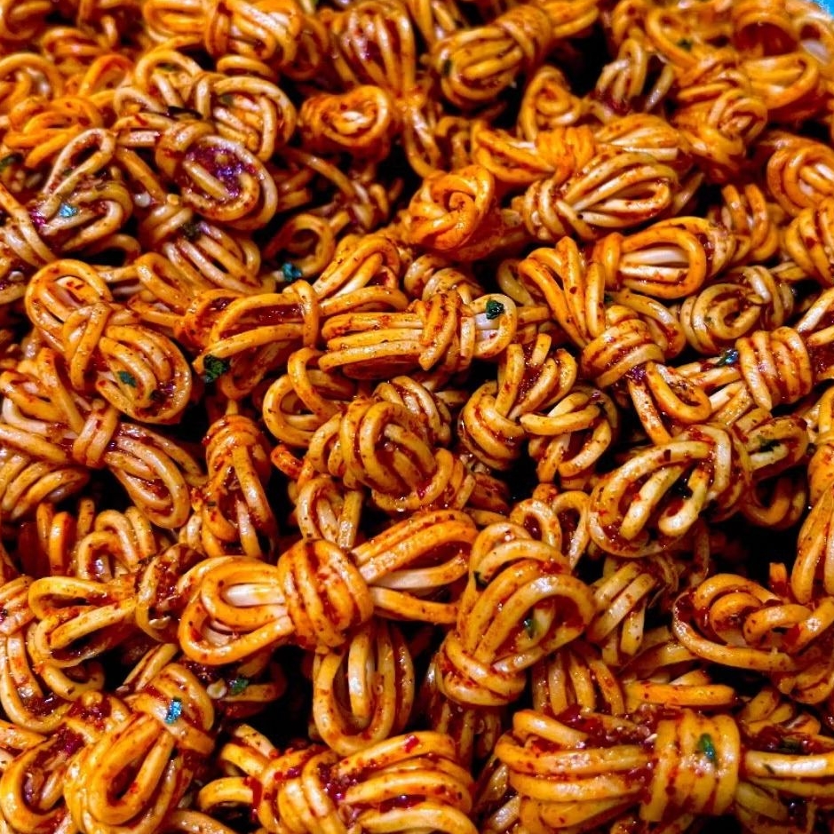 

Mie gulung pedes daun jeruk/ mie well rasa daun jeruk