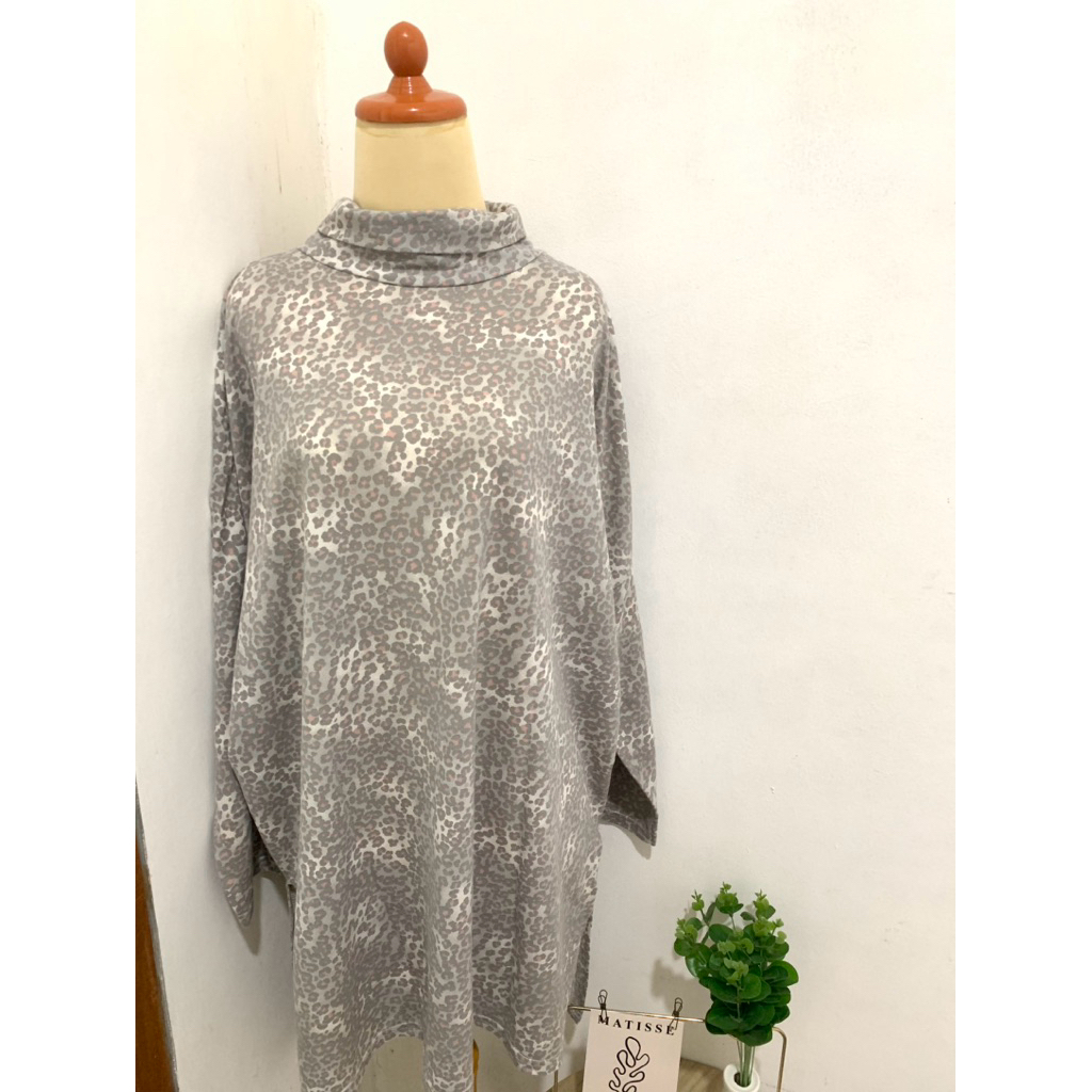 Preloved Blouse Wanita / Kaos Wanita / Preloved Kaos / Preloved Baju Wanita / Preloved Baju Lengan P