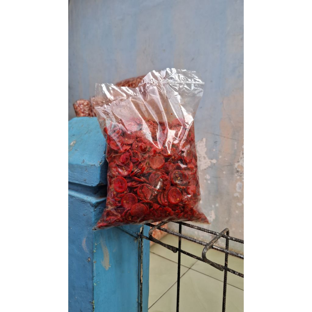 

sosreng // keripik sosis goreng pedas gurih 500gram daun jeruk