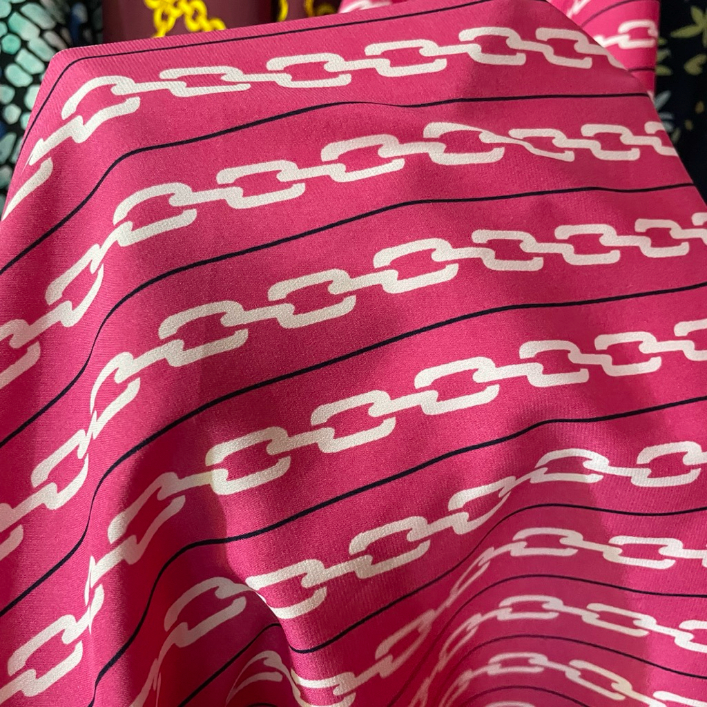 kain silk crepe motif rantai premium - kain crepe sutra premium - kain zara crepe - kain satin crepe