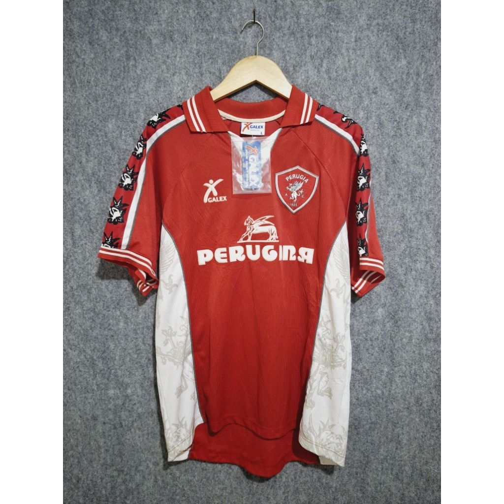 100% ORIGINAL BNWT  JERSEY PERUGIA HOME 1999 RETRO RARE NAMESET NAKATA ORIGINAL