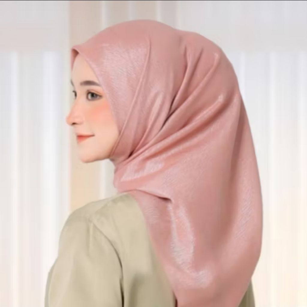 
HIJAB GLAMOUR PREMIUM LASERCUT JILBAB SHINAR GLAMOUR KERUDUNG SEGI EMPAT POLOS GLITER