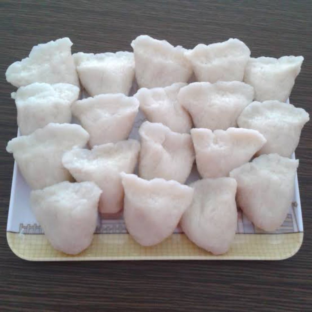 

Pempek telur kecil 100℅ ikan tenggiri