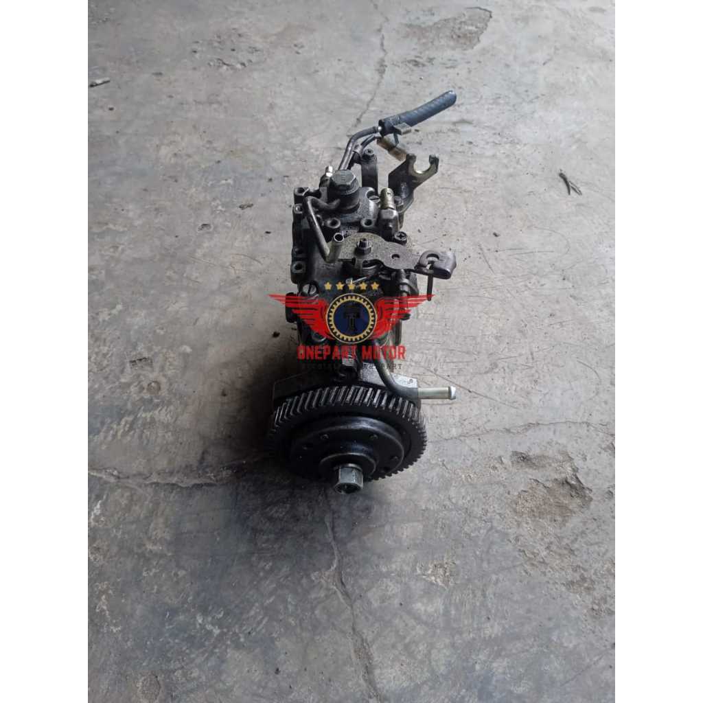 Boshpump bospom injector Isuzu panther 2.5 cc original