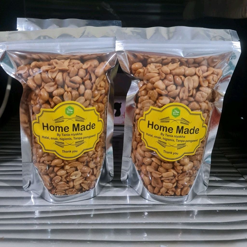 

Kacang goreng bawang kemasan 250gram