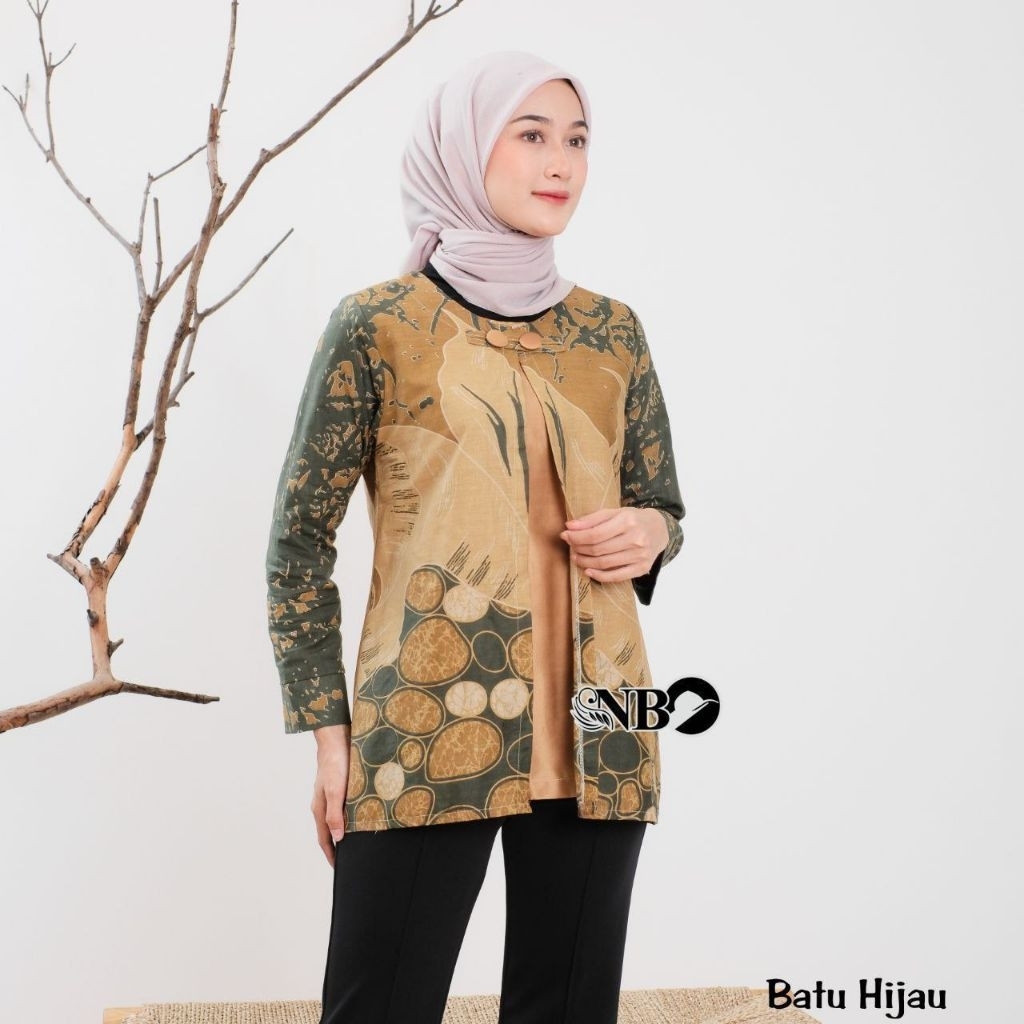 Atasan Batik Wanita – Blouse Modern Lengan Panjang