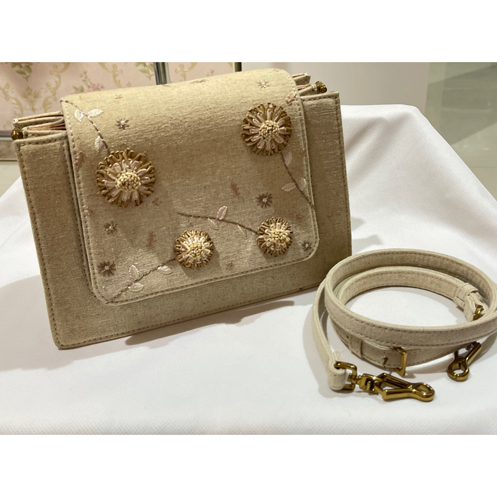 Woman bag - Preloved Charles n keith sling bag