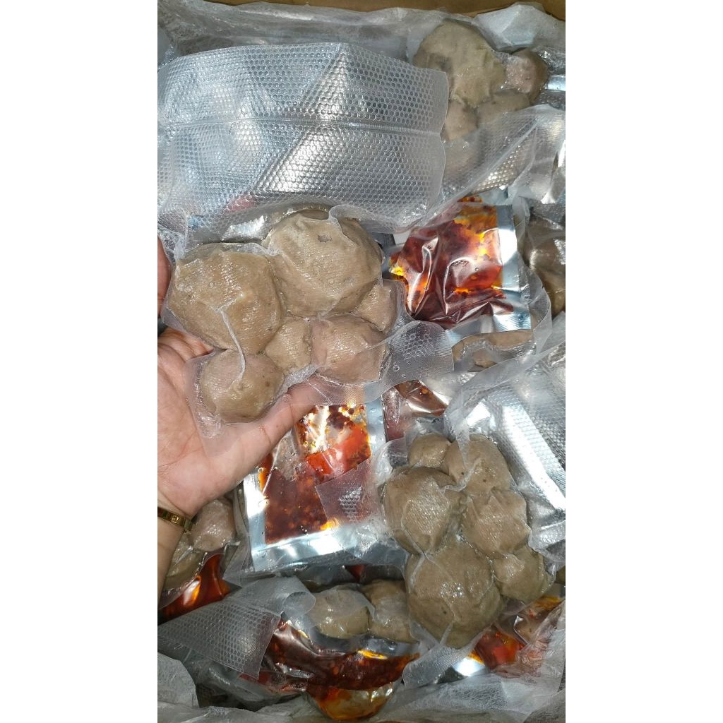 

Bakso keju lumer + chilie oil