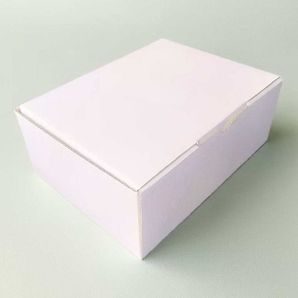 

Dus packing PUTIH 17x10x10 cm BAHAN EFLUTE/BOX PREMIUM PUTIH/BOX PACKING PREMIUM/BOX AKSESORIS/BOX PIZZA PUTIH/BOX PARFUM/BOX MINI PUTIH PREMIUM