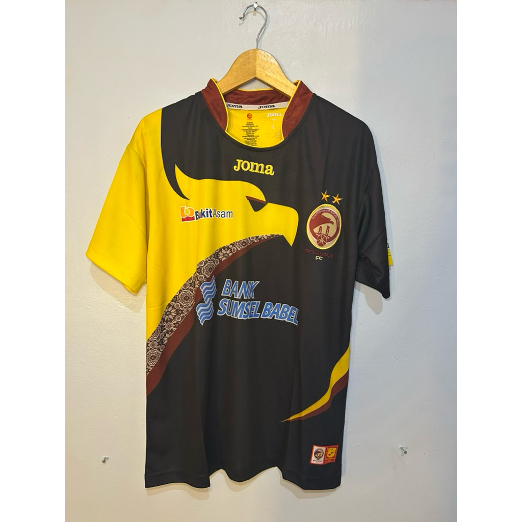 Jersey Sriwijaya FC 2013/14 away Original Joma Jufriyanto Signed Size L (Termurah)