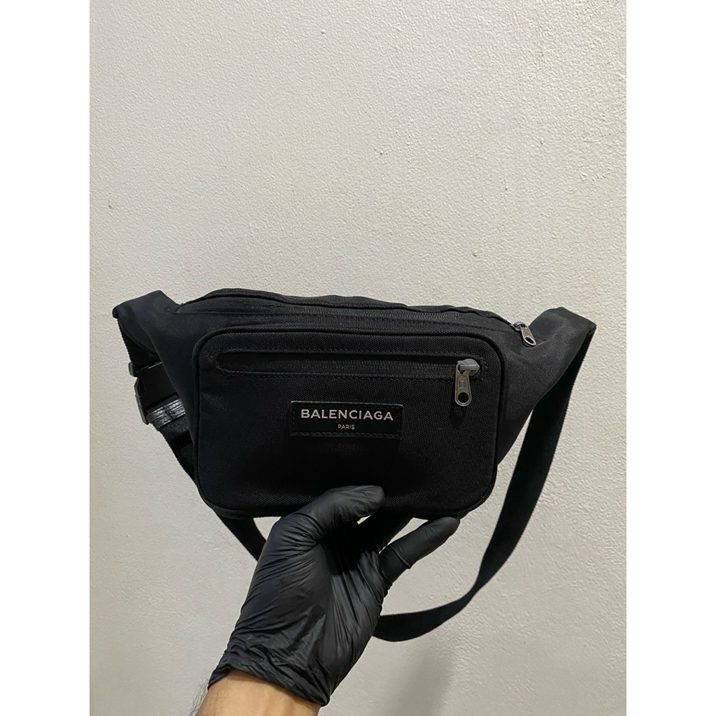waistbag balen black kanvas preloved original termurah