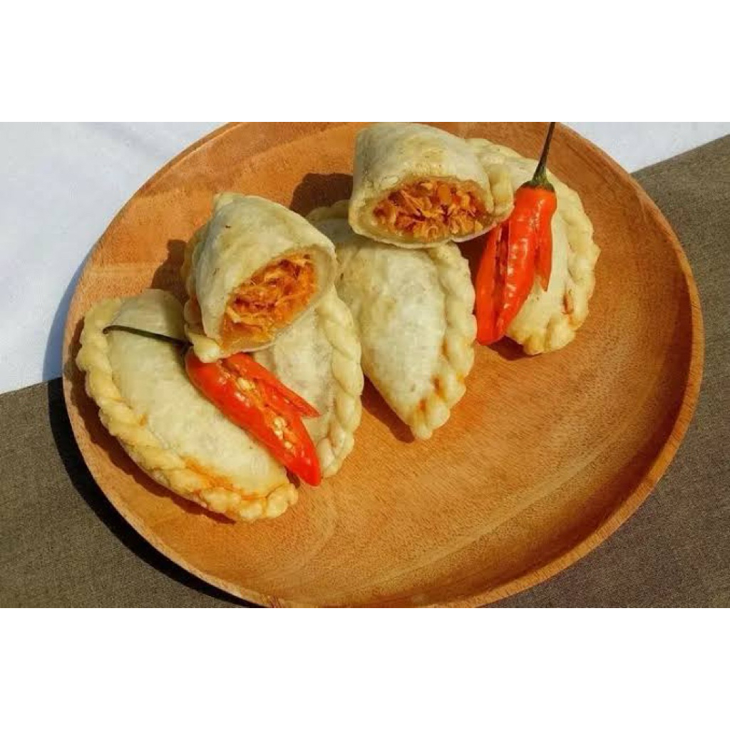 

Cireng isi ayam suwir