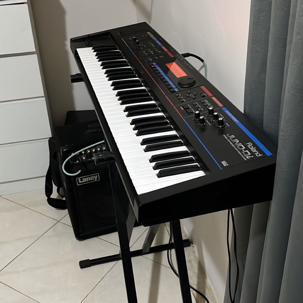 Keyboard Roland Juno DI