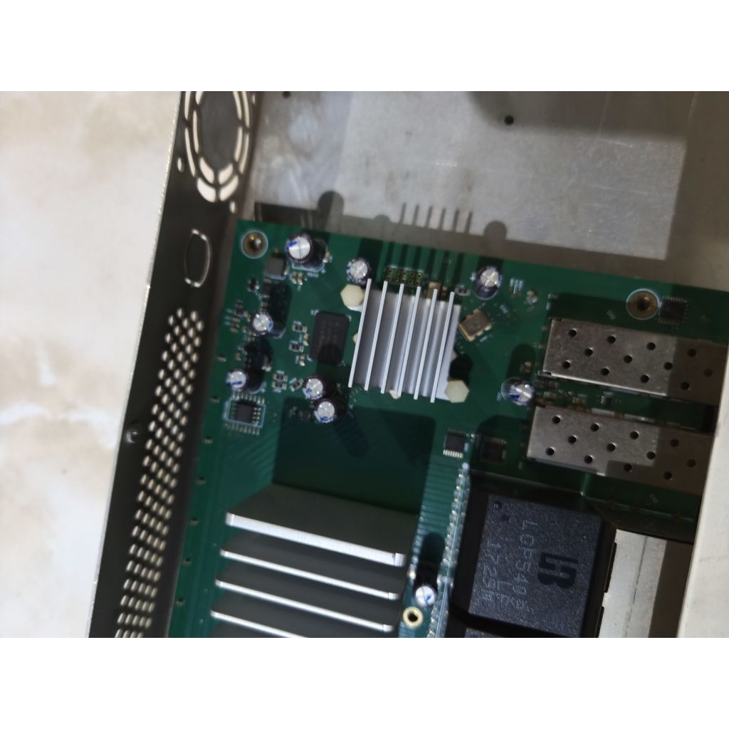 mikrotik crs326-24g-2s+RM crs326 kondisi error power aja bekas inciden belumpernah service komponen 