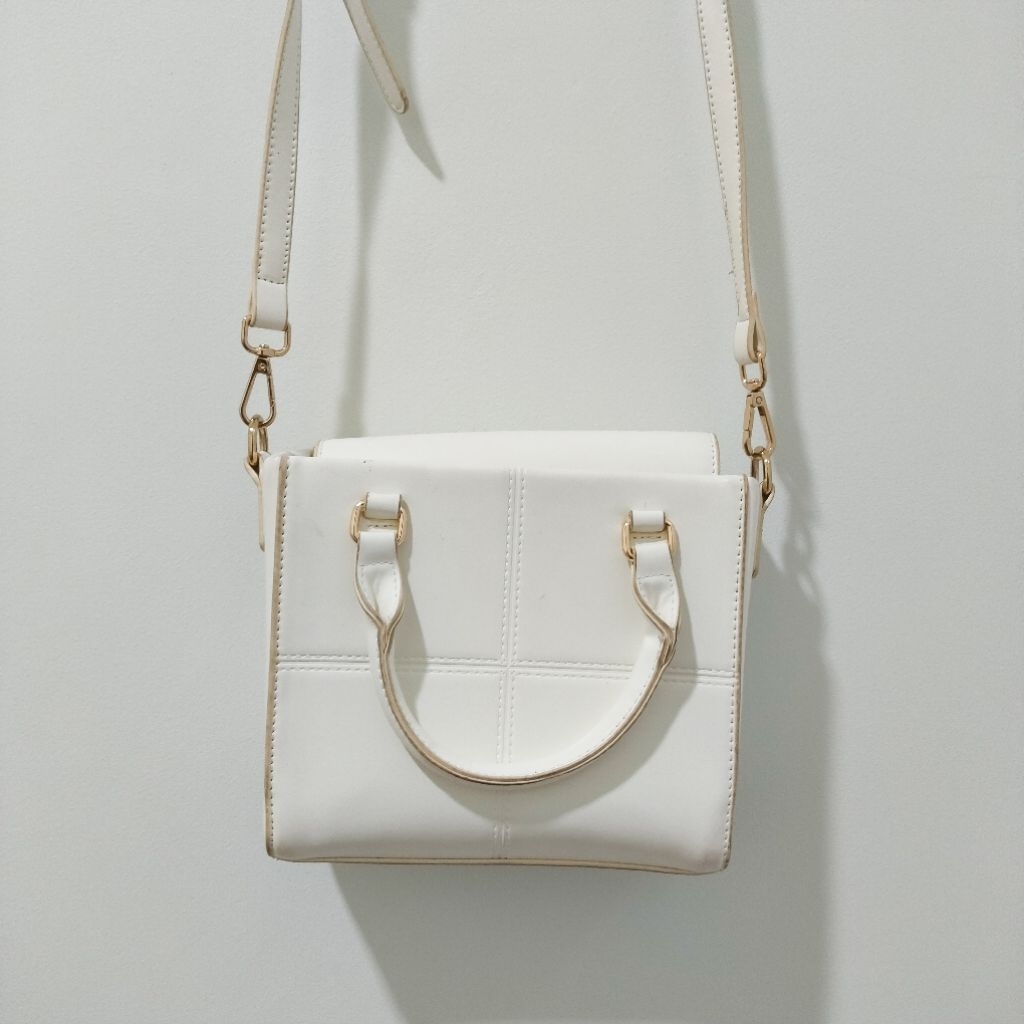 Preloved bekas second Tas selempang Mosdoom Original Putih | Sling bag white handbag aesthetic tas p