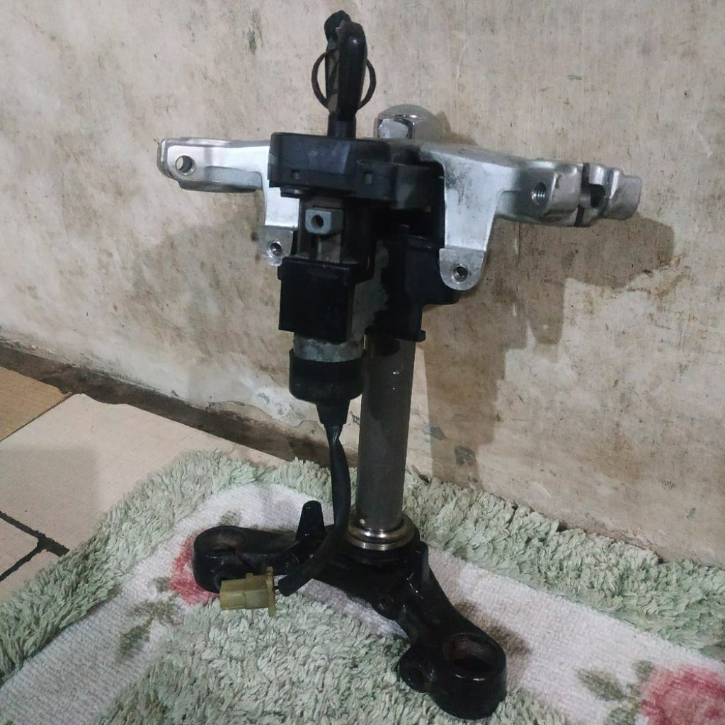 SEGITIGA SONIC 150r ORI