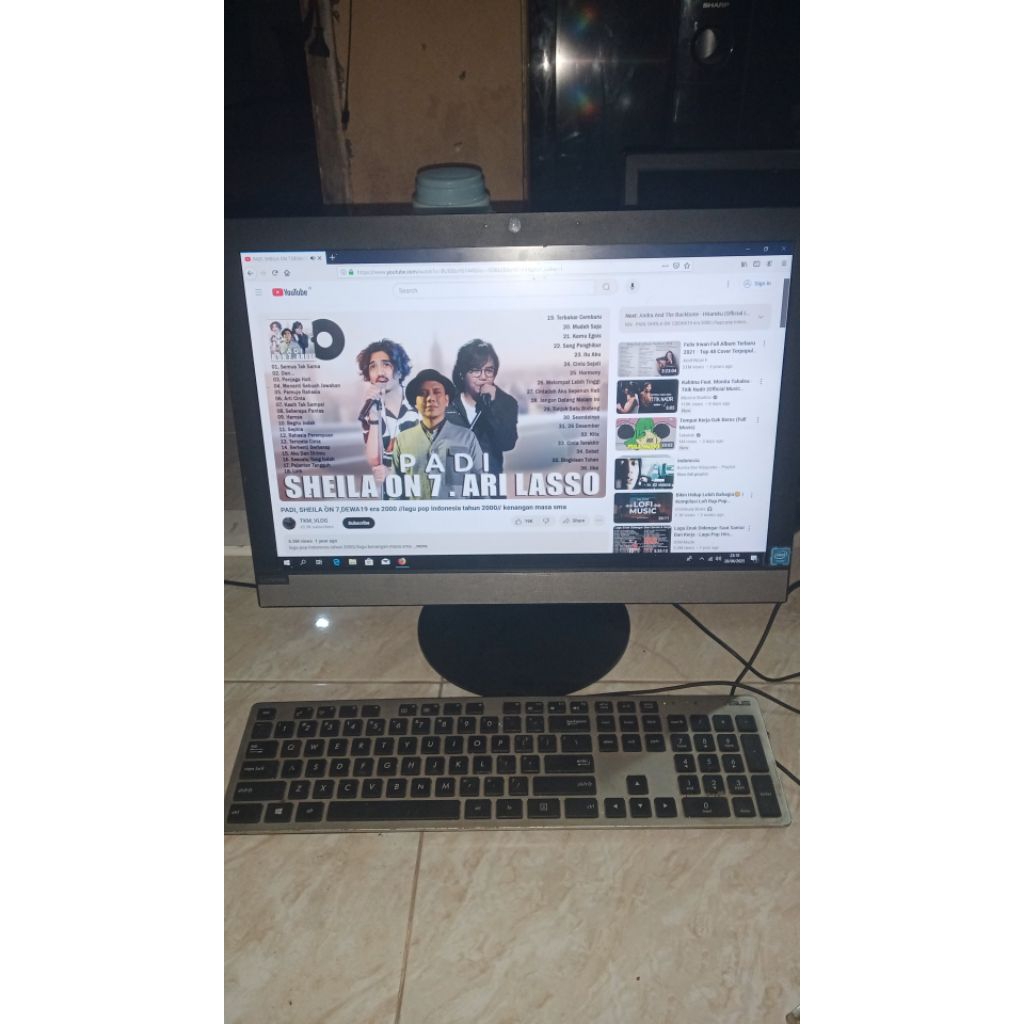 KOMPUTER ALL IN ONE LENOVO INTEL