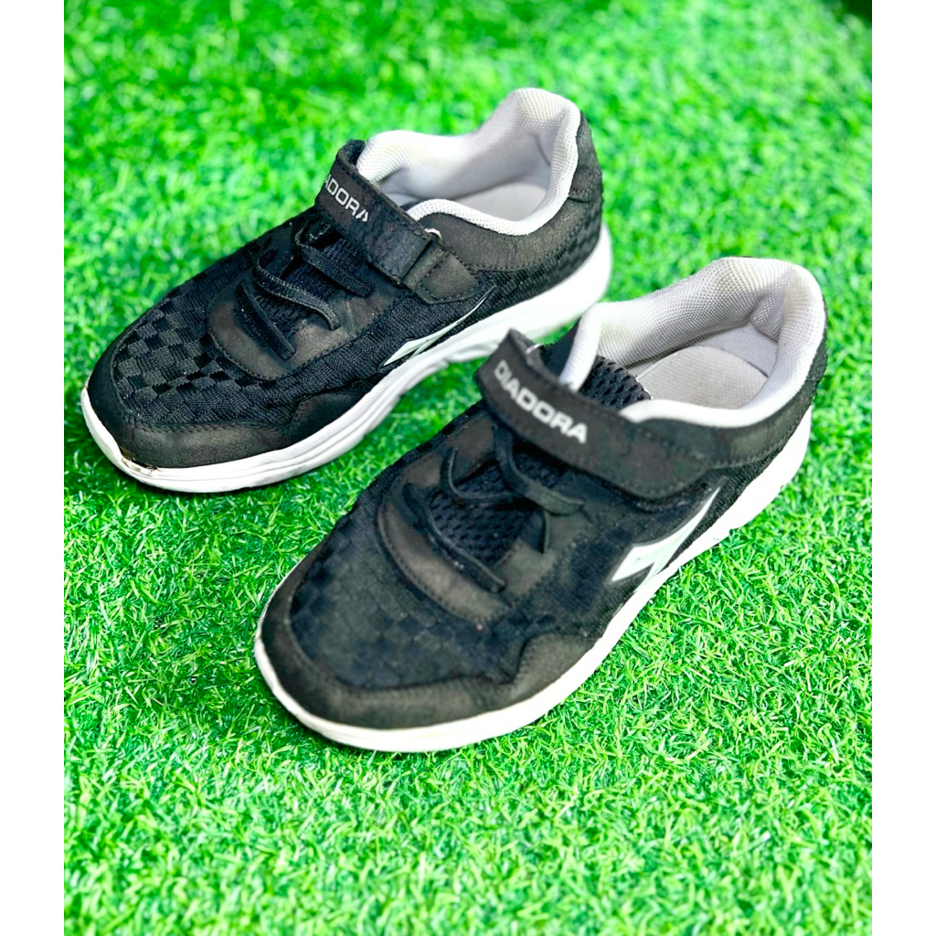Preloved Sepatu Anak Original Diadora Hitam Size 33