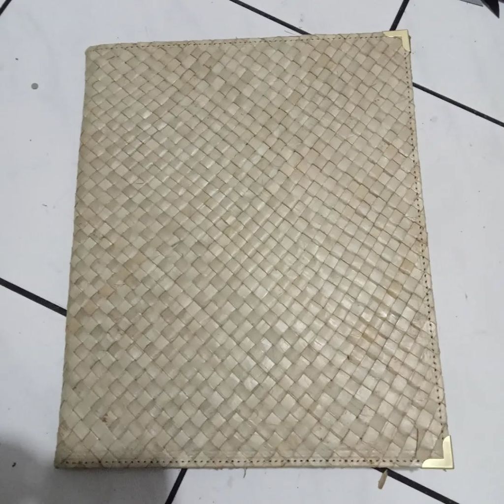 

BUKU MENU SAMAK DAUN PANDAN POLOS