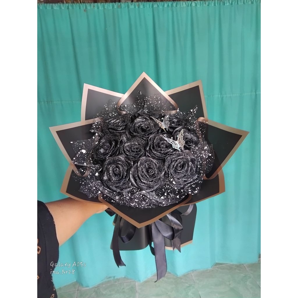 

buket pita satin hitam glitter buket pita satin 6 tangkai buket pita satin 8 tangkai buket murah