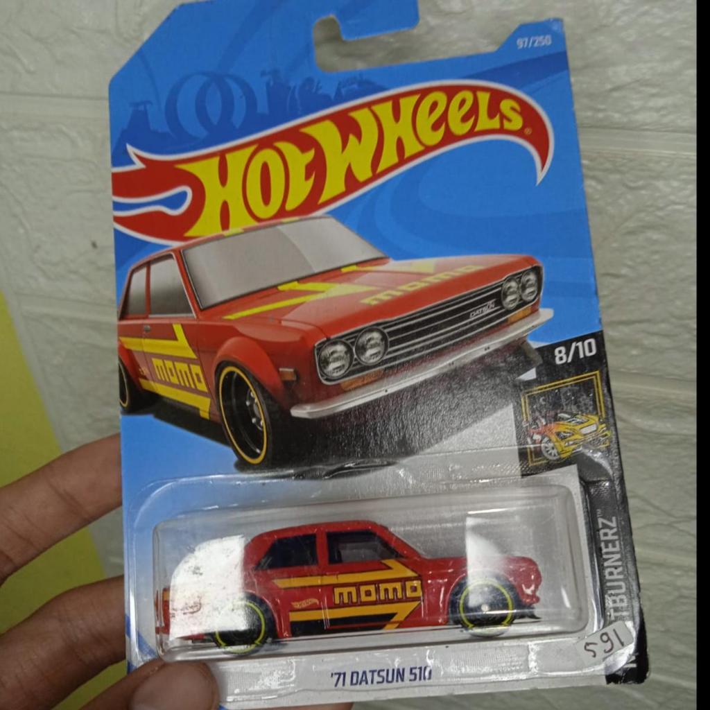 Hot Wheels Datsun Momo Merah Langka Setara Super Treasure Hunt