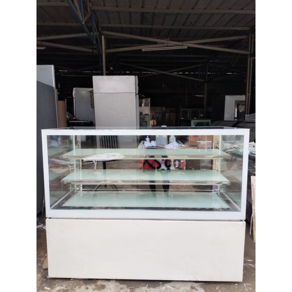 Cake Showcase Chiller Pemajang Kue ukuran 150 Cm