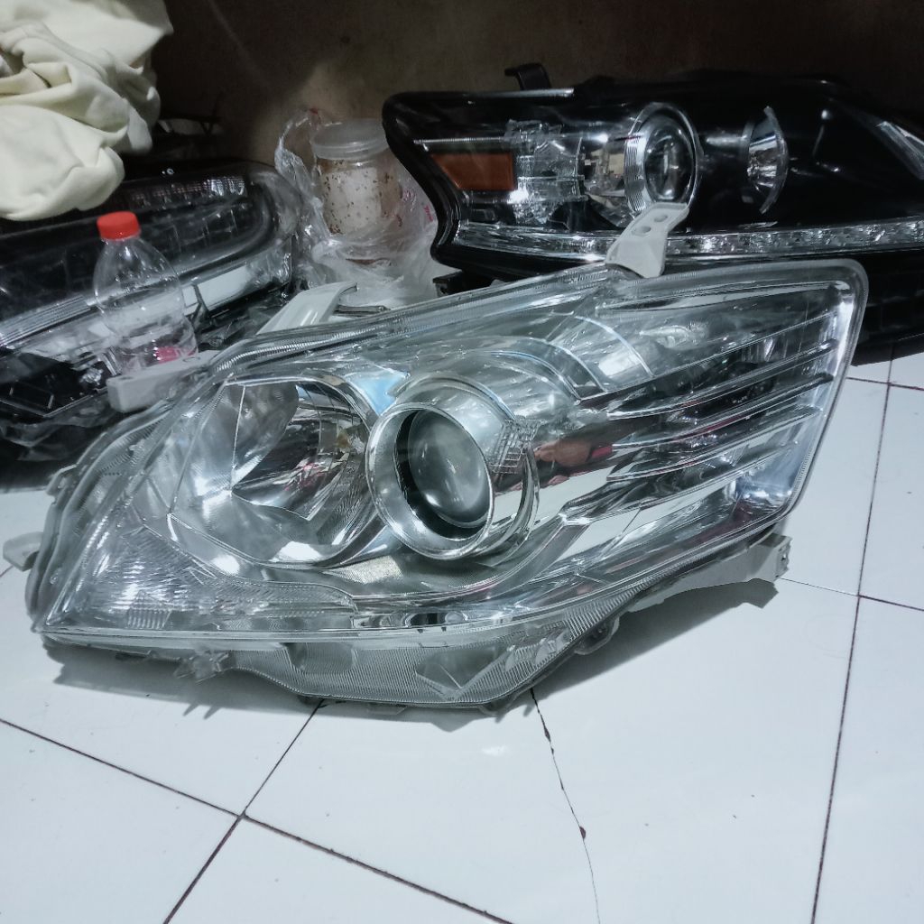 Headlamp Lampu Depan Camry 2010