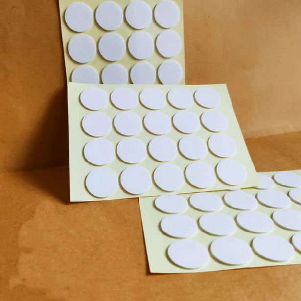 

Double Tape Lem Bulat 2cm ( isi 20 ) / Sticker Double Tape Adhesive Bulat / Sticker Tempel Sumbu Lilin