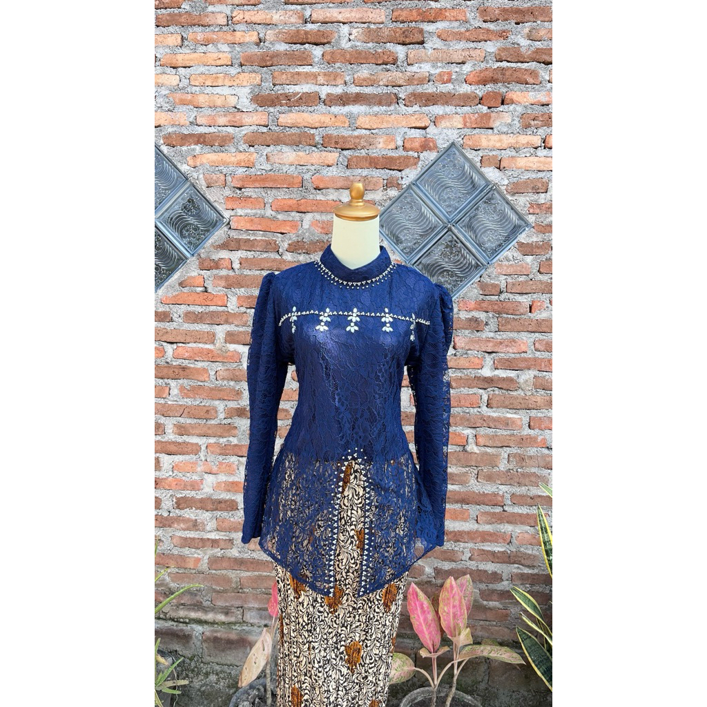 KEBAYA WISUDA / KEBAYA ENGAGGEMENT / KEBAYA BRIDESMAID