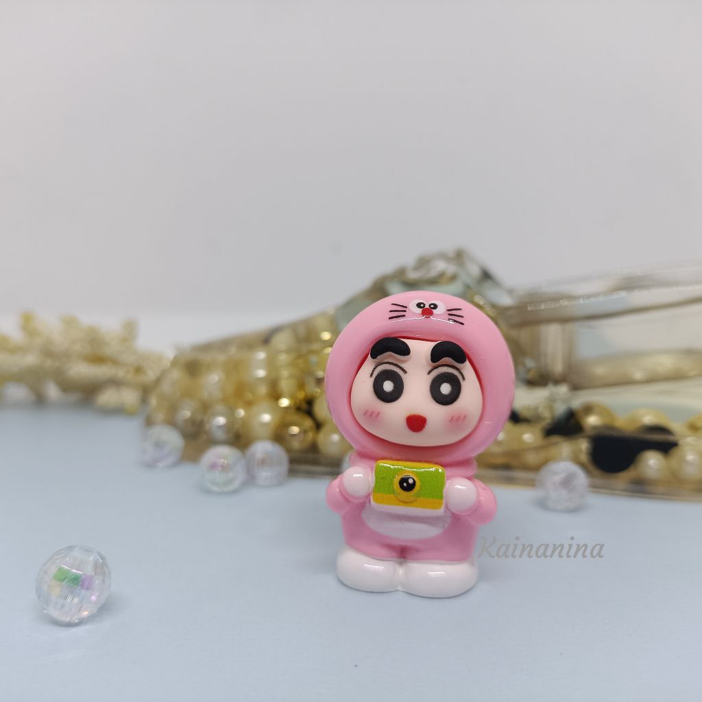 figure 3D gembul resin sinchan kostum doraemon