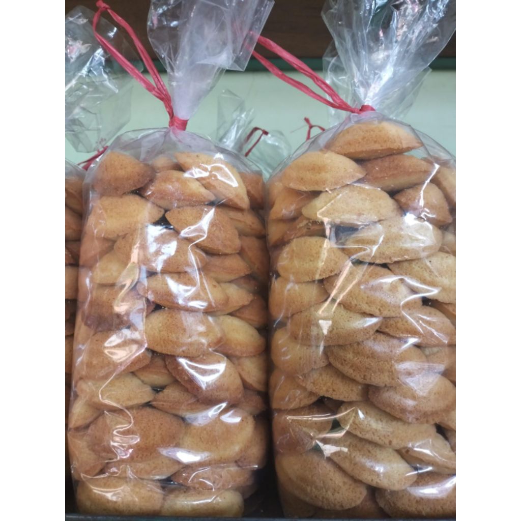 

Bolu Kijing Manis Empuk isi 1kg