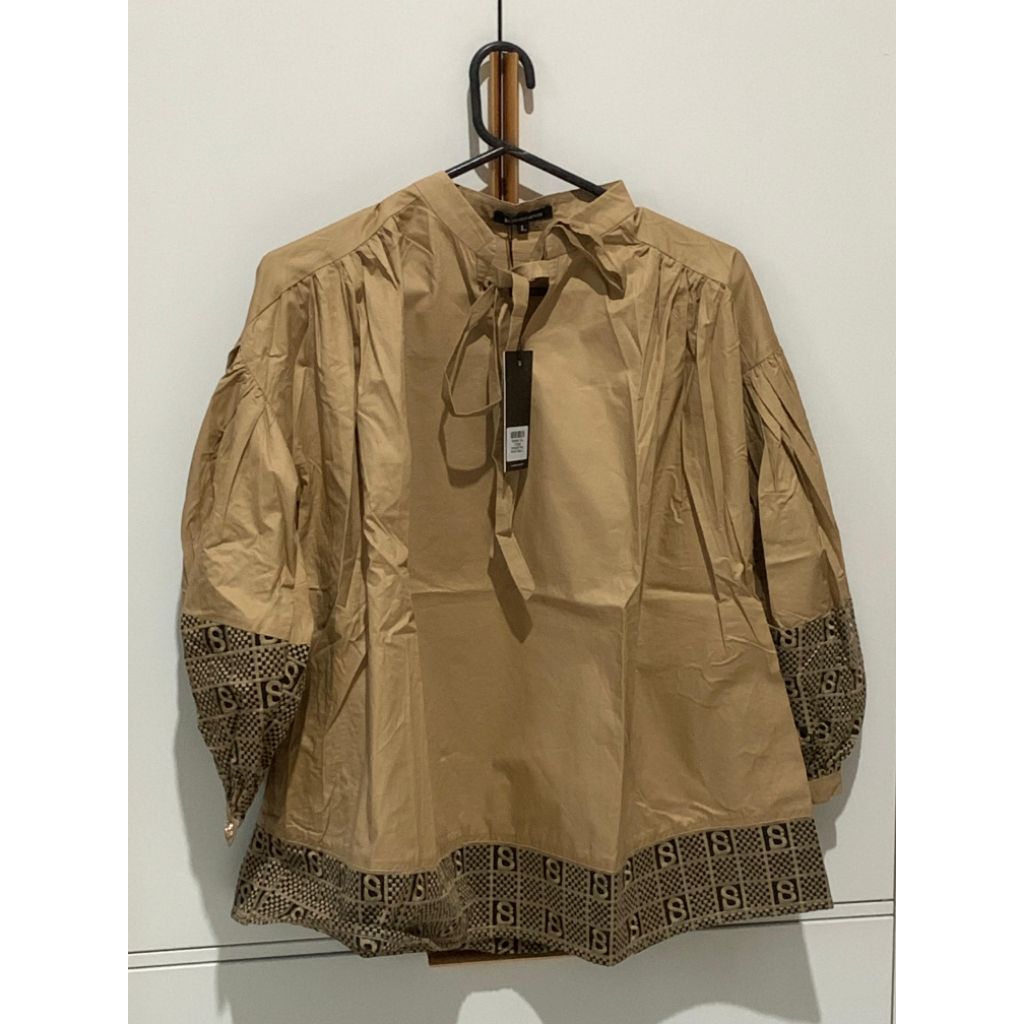 Buttonscarves Monogram Plaid Blouse - Beige (L)