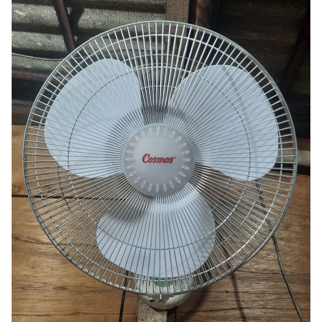 kipas angin dinding cosmos 16in bekas pakai original angin kencang