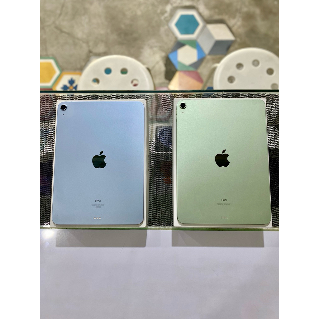 Second iPad Air 4 64GB & 256 GB