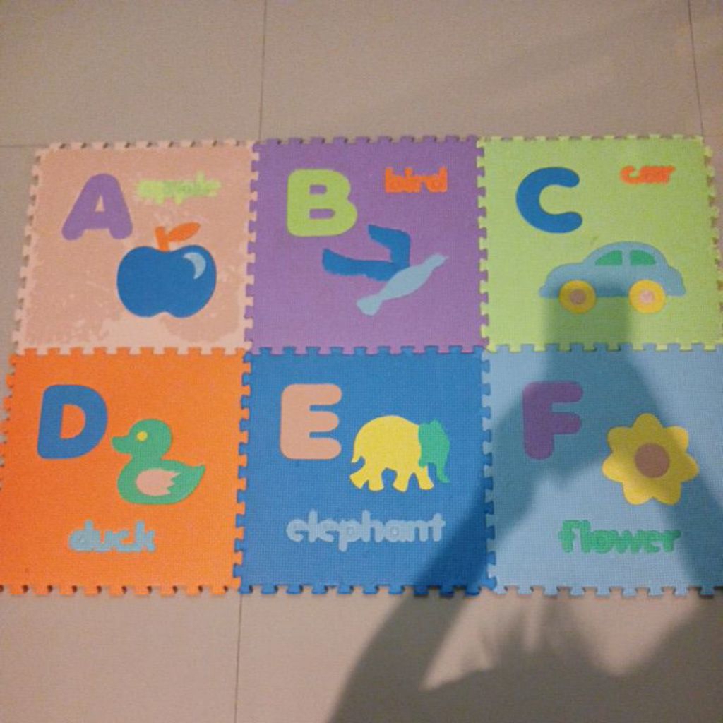 Preloved Puzzle matras evamat alfabet ukuran 30 x 30 cm