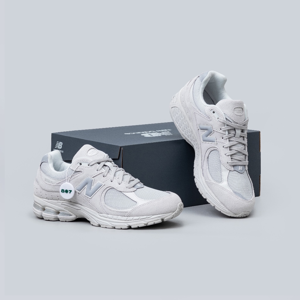 New Balance 2002R Light Ivory Grey