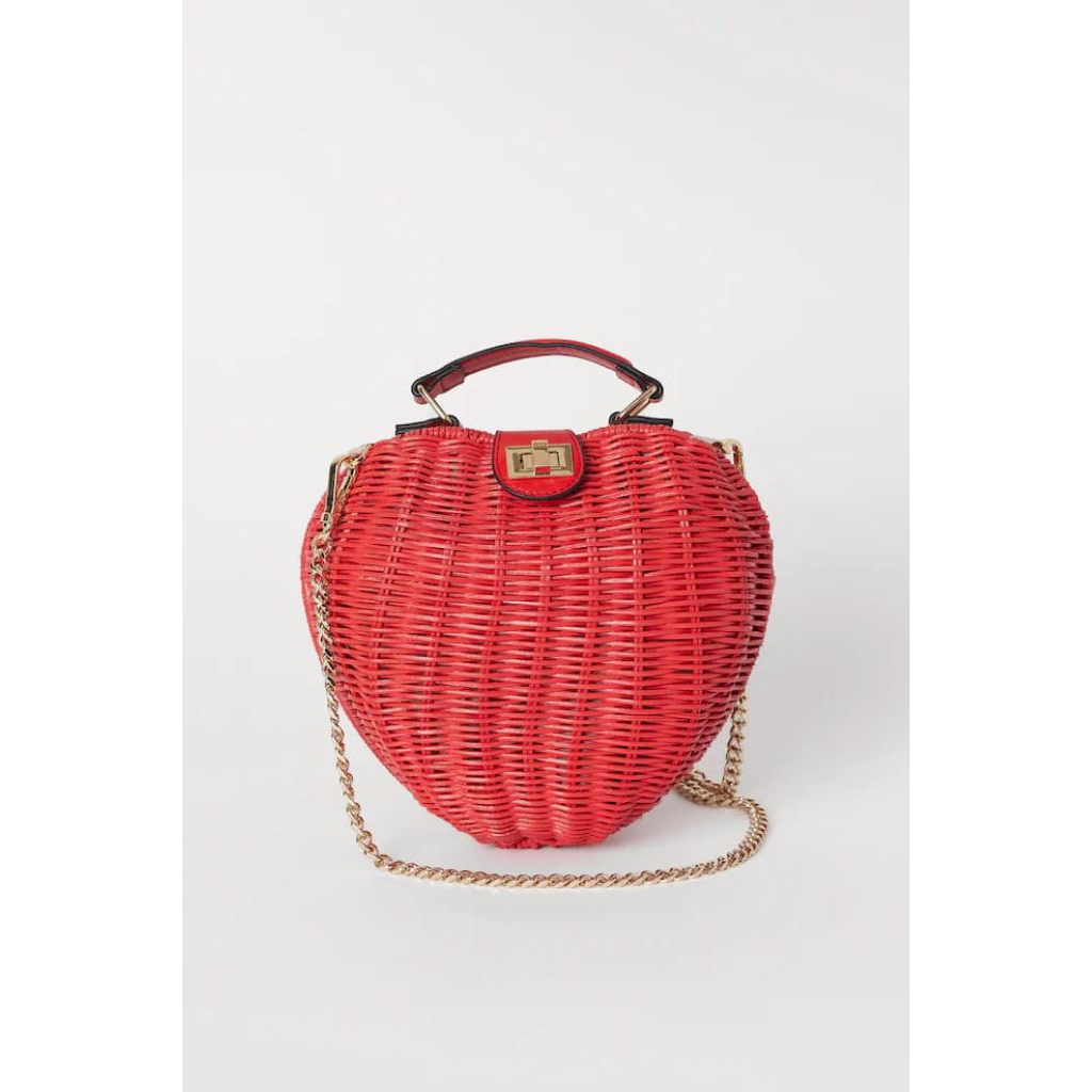 Preloved tas rotan love H.M warna merah strawberry