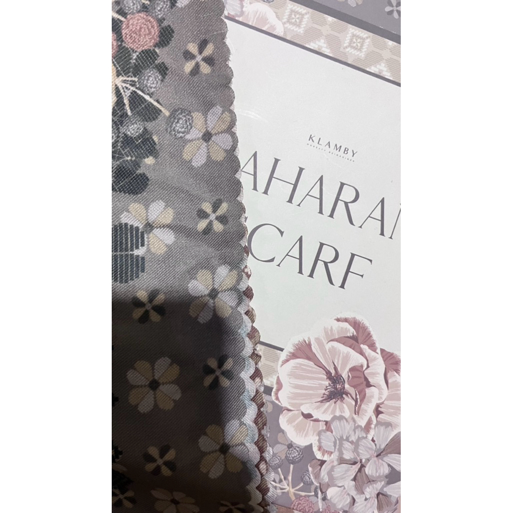 preloved wearing klamby maharani scarf abu