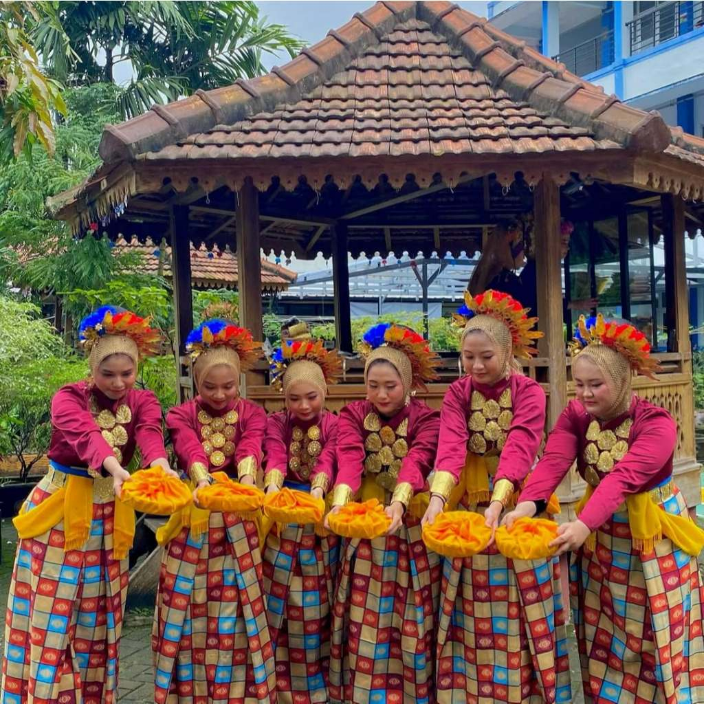 Sarung Tenun Balige Kotak / Mandar Balige Cap Tiga Ibu, Asli Benang Katun - Harga Grosir Murah Meria