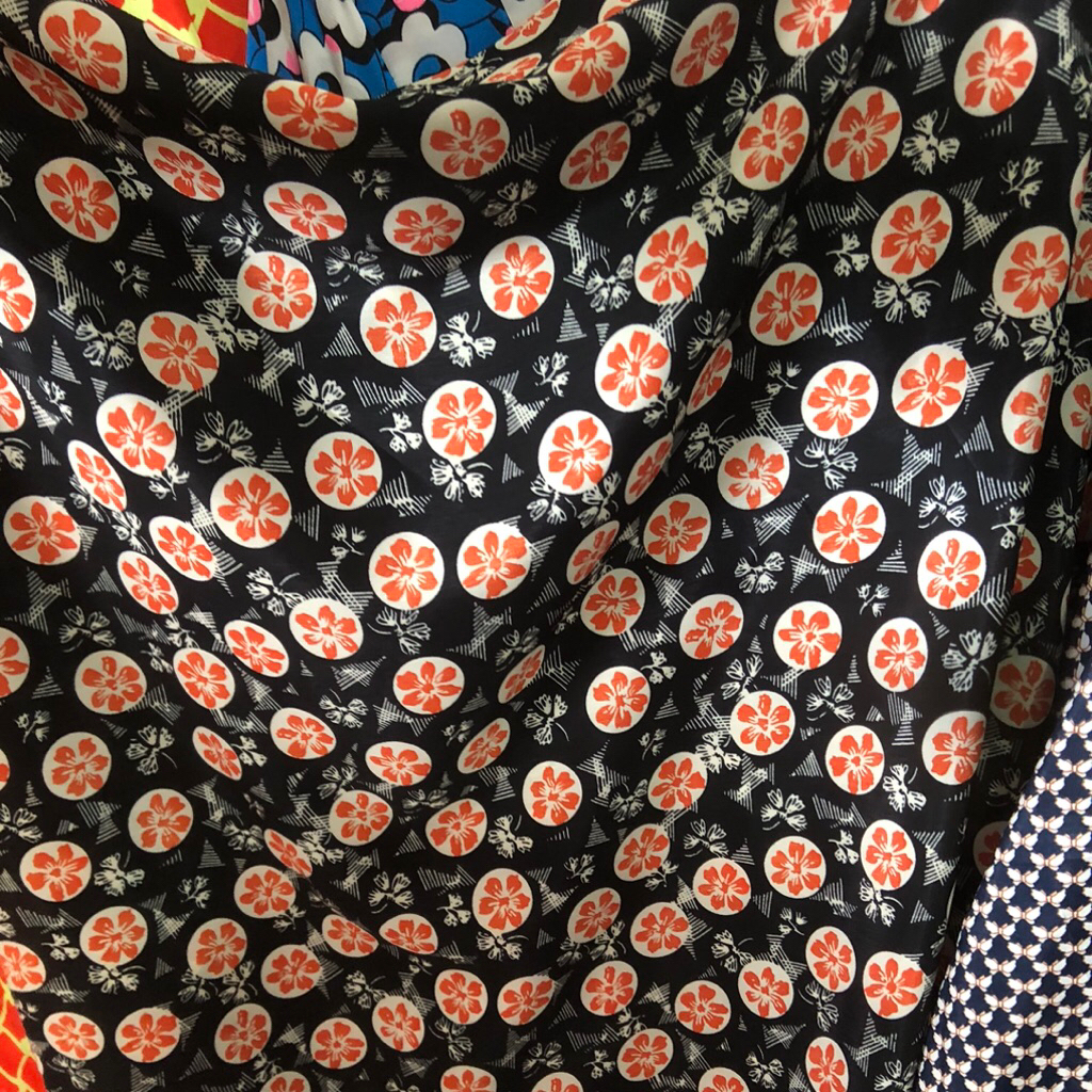 kain satin silk motif  bunga - kain silk motif premium - kain silk motif branded fd