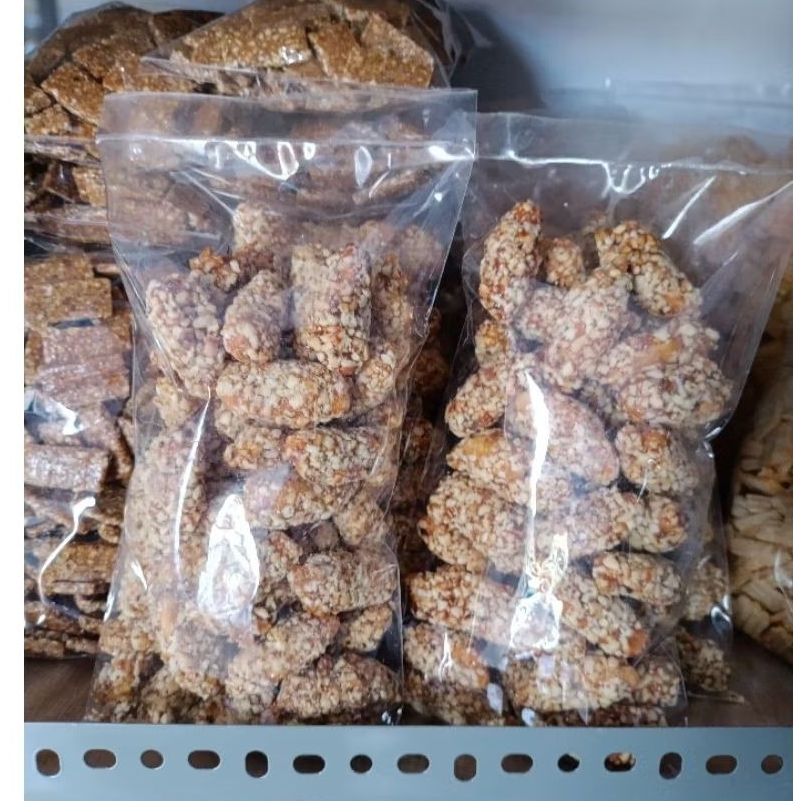 

Kue Kurma Kacang Karamel Kemasan 500gram