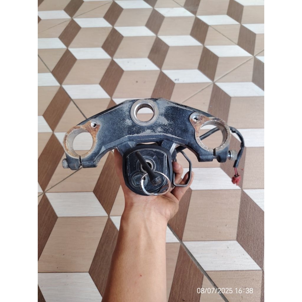 segitiga atas dan konci kunci kontak yamaha r15 v2 old lama original ori asli second